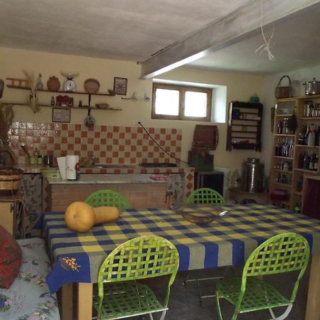 Country Living School Guest House Laconi Bagian luar foto